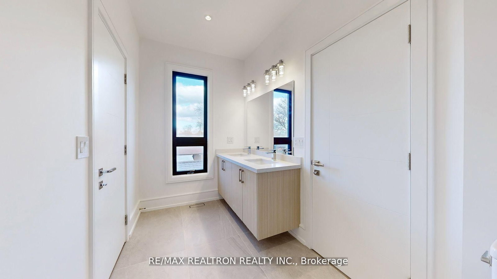 84 Murray Drive • Aurora, ON photo 29