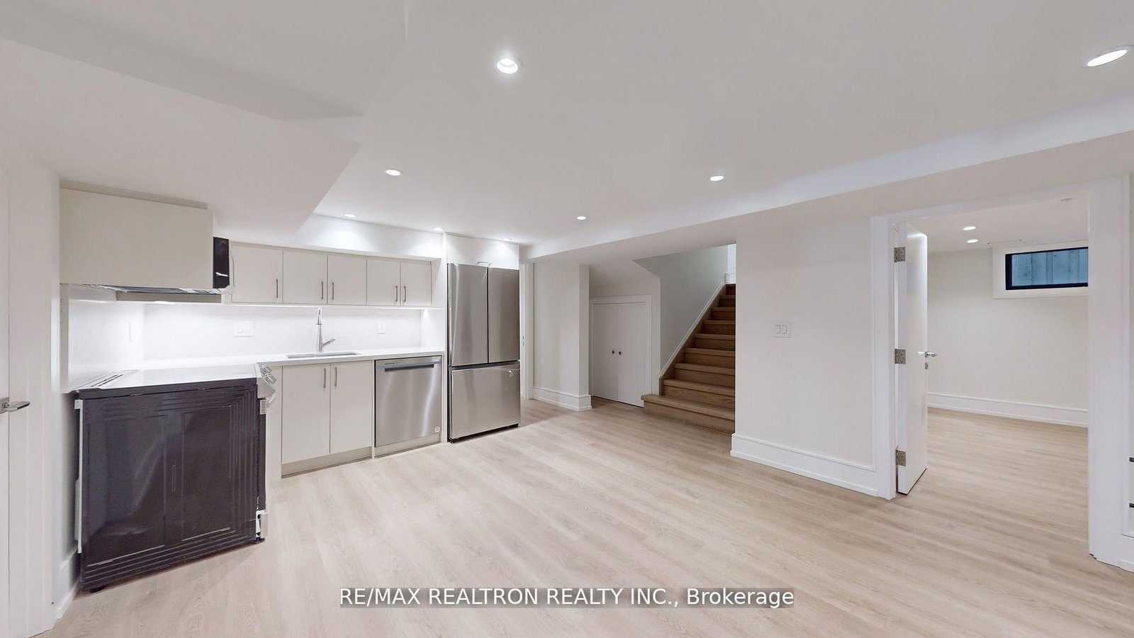 84 Murray Drive • Aurora, ON photo 32