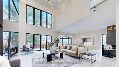 84 Murray Drive • Aurora, ON photo 4