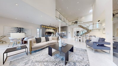 84 Murray Drive • Aurora, ON photo 5