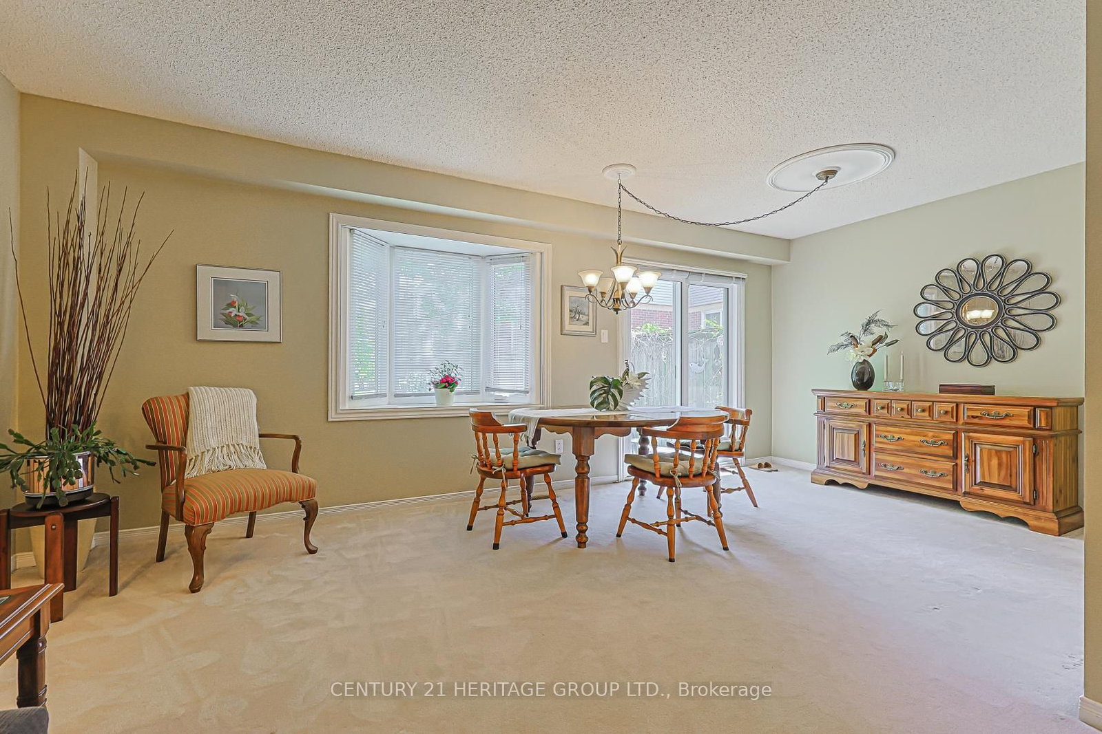 707 Caradonna Crescent • Newmarket, ON photo 10