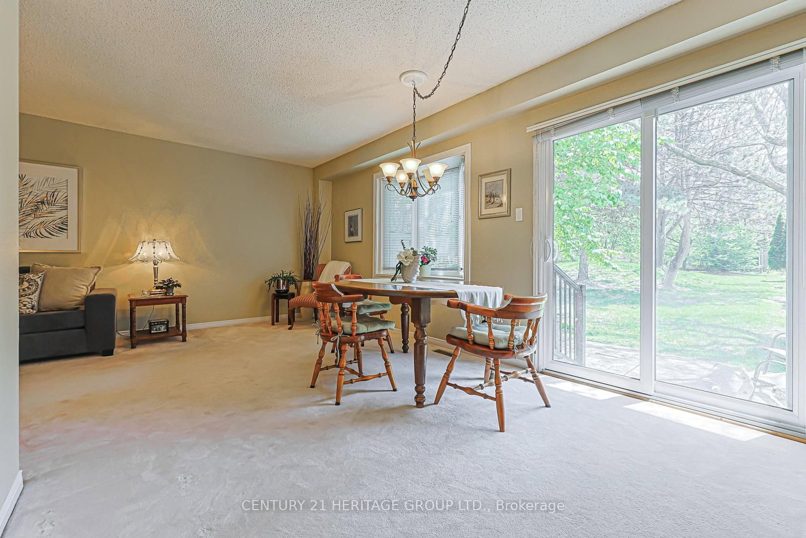 707 Caradonna Crescent • Newmarket, ON photo 12