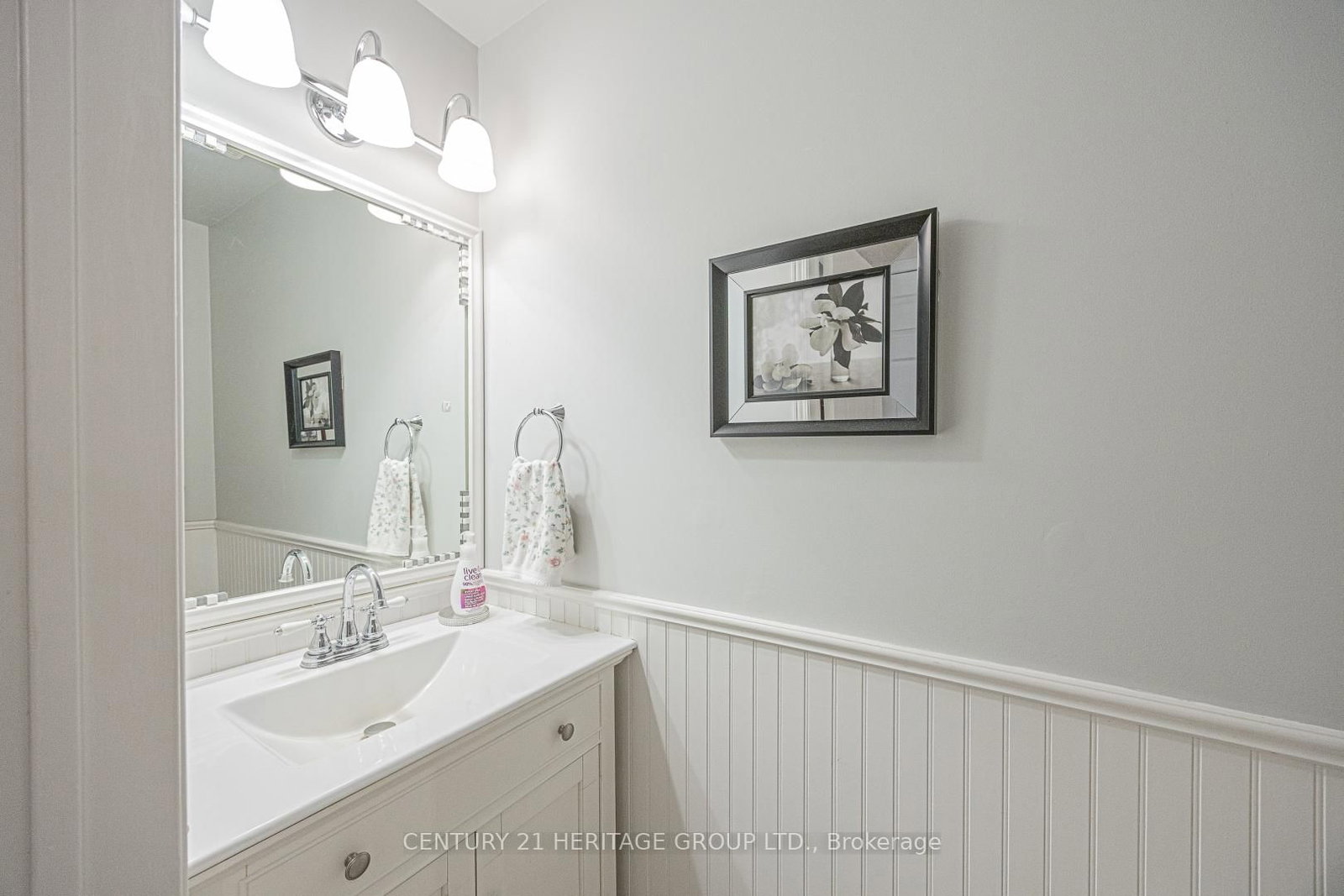 707 Caradonna Crescent • Newmarket, ON photo 19