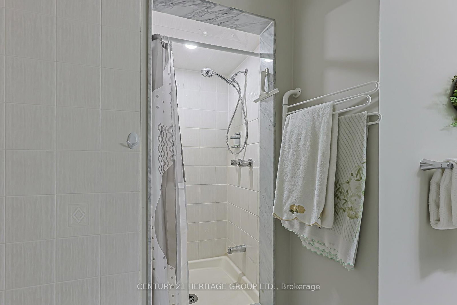 707 Caradonna Crescent • Newmarket, ON photo 30
