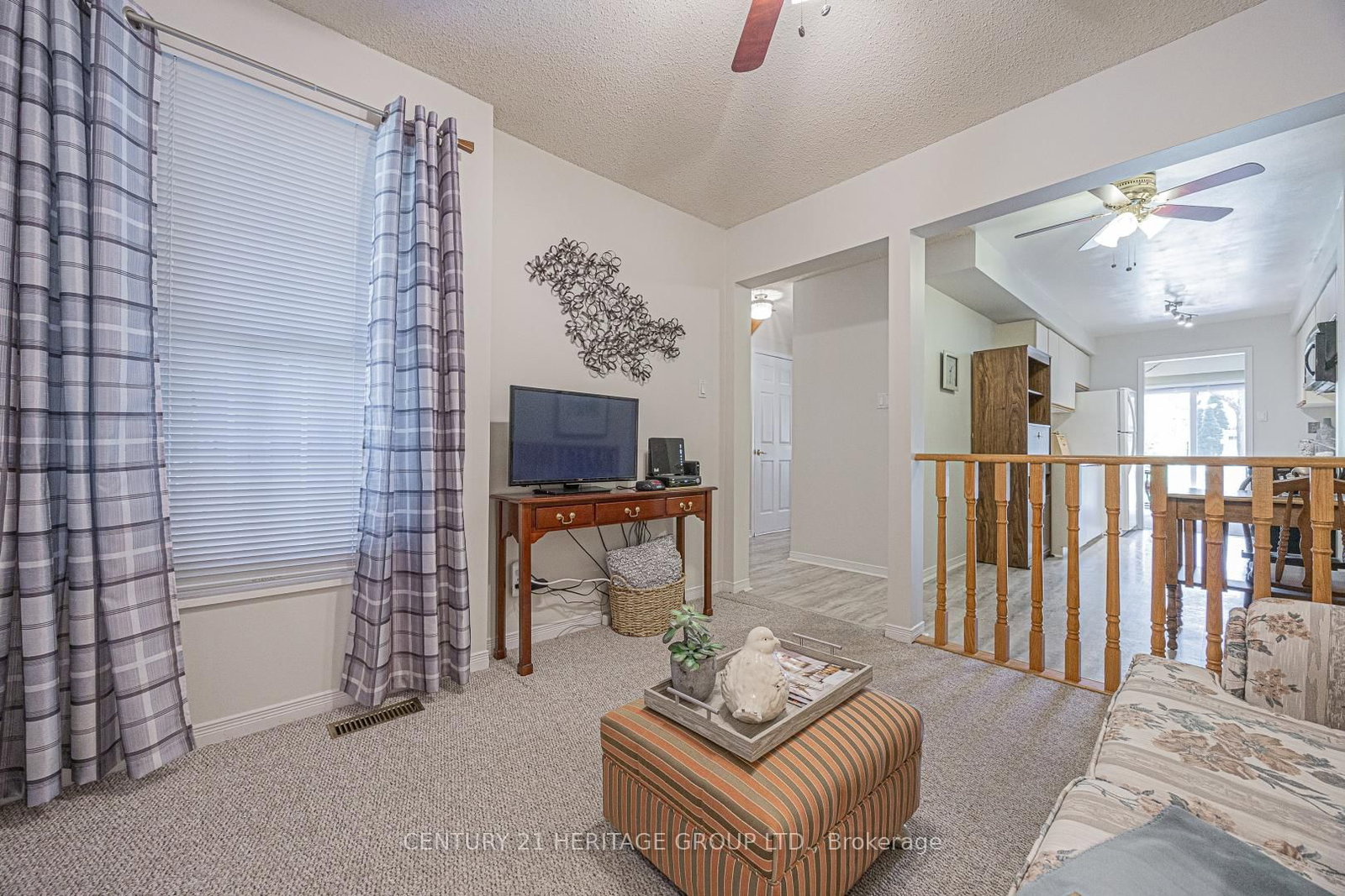 707 Caradonna Crescent • Newmarket, ON photo 6