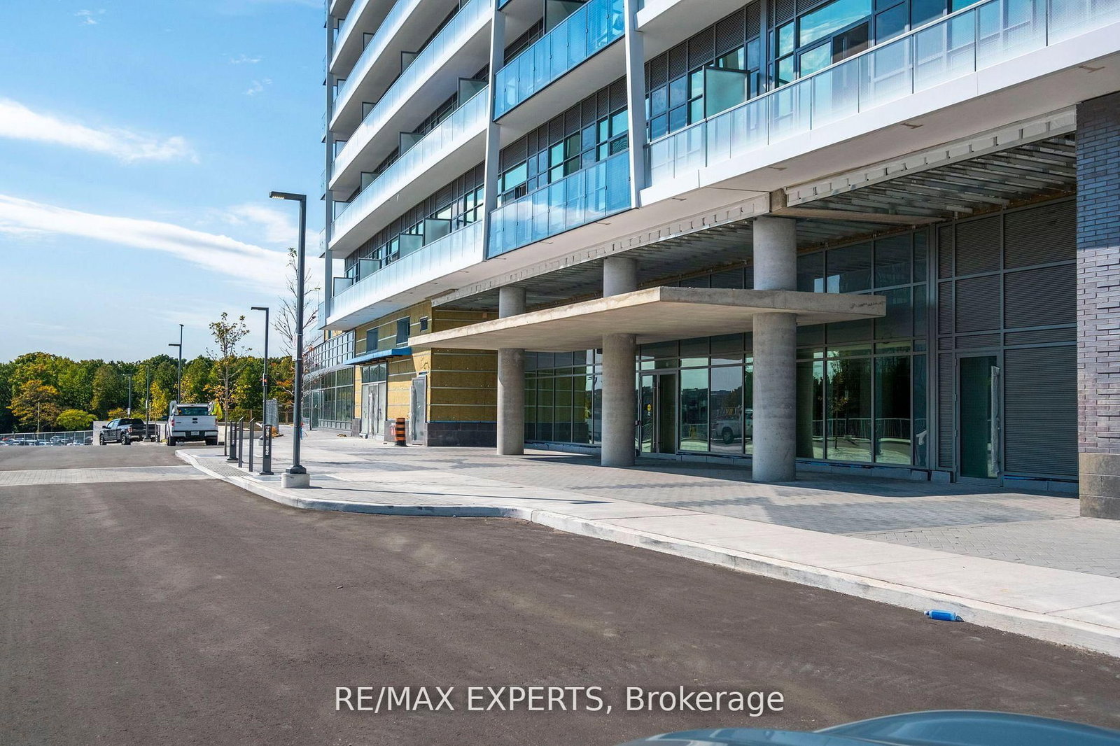 50 Upper Mall Way, Unit B1504 - Photo 4