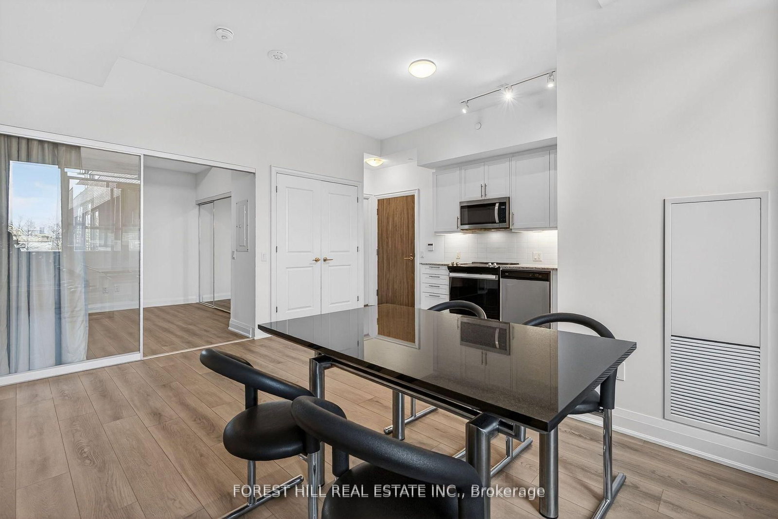 10 Gatineau Drive, Unit 208 - Photo 13