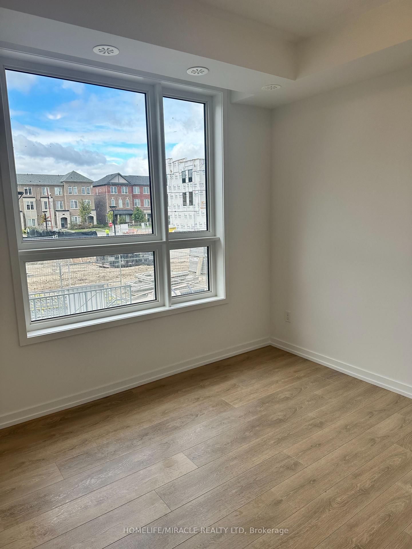 26 Lytham Green Circle, Unit 13 - Photo 4