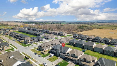4 Sandhill Crescent — photo 4