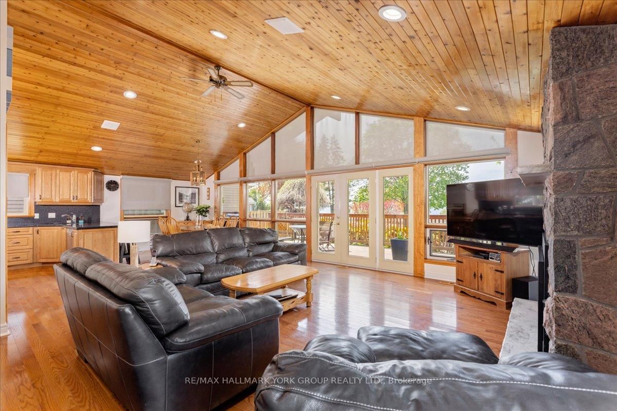 229 N Lake Drive • Georgina, ON photo 16
