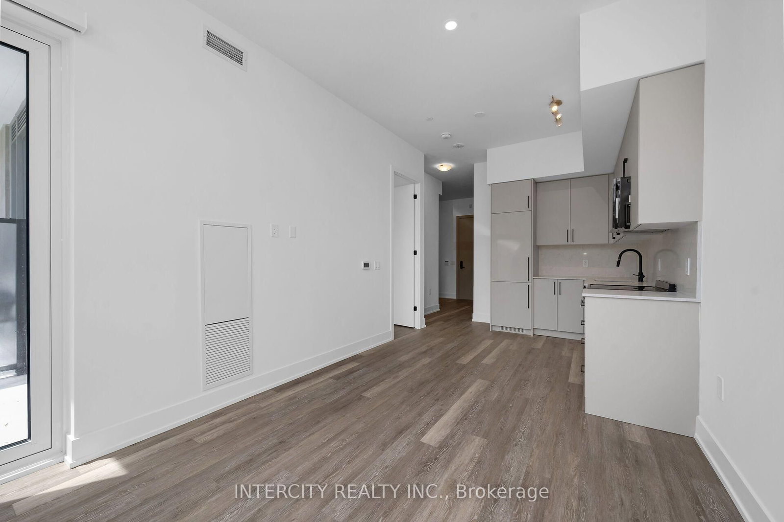 2075 King Road • #105 • King, ON photo 15