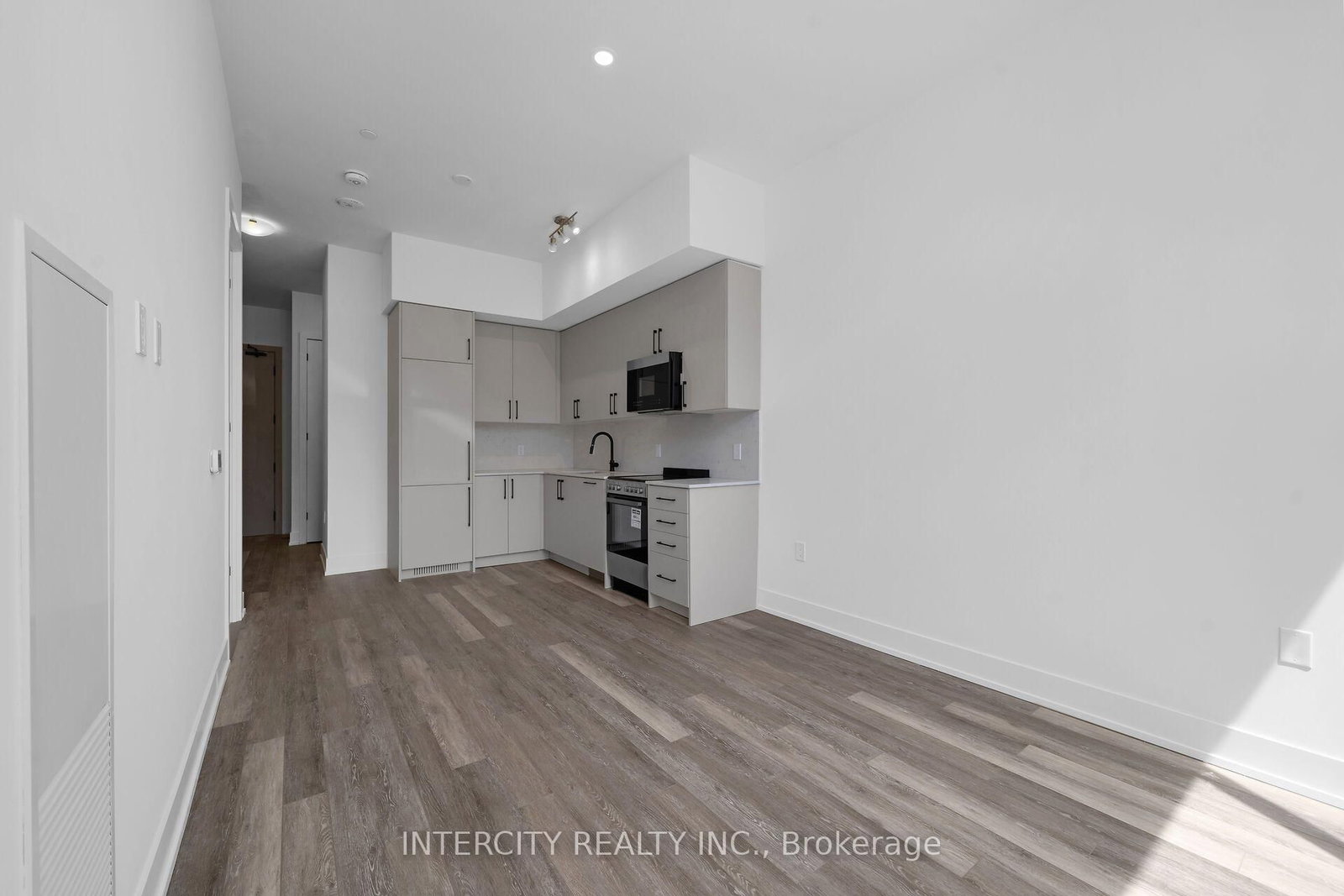 2075 King Road • #105 • King, ON photo 16