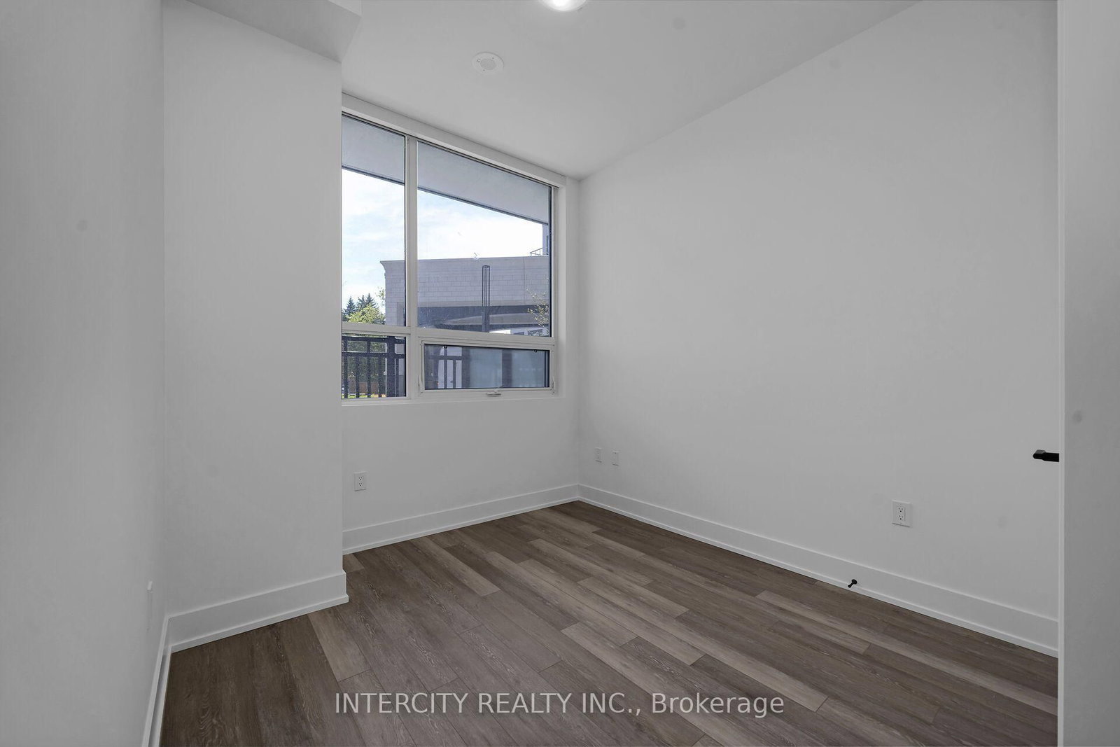 2075 King Road • #105 • King, ON photo 21