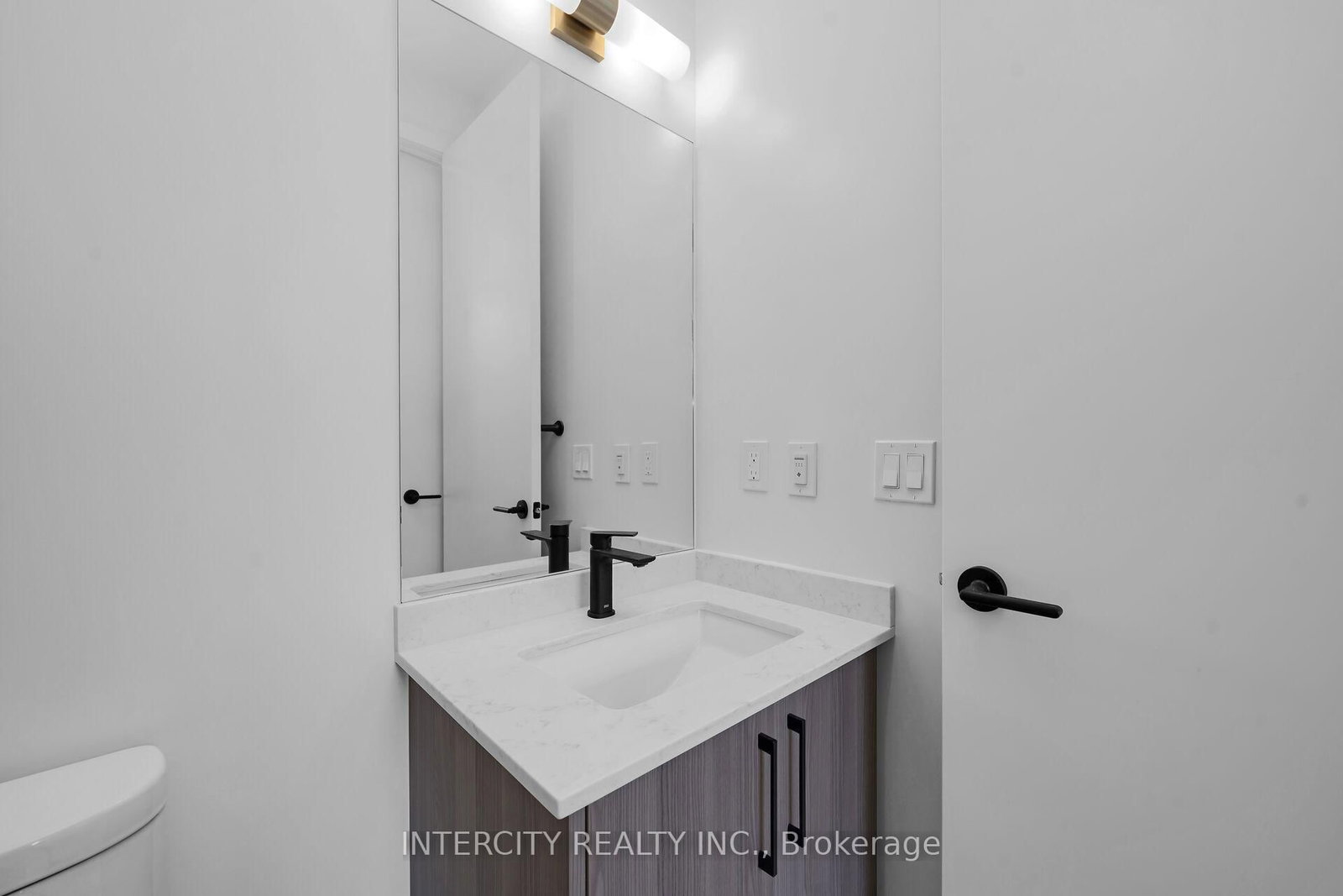 2075 King Road • #105 • King, ON photo 23
