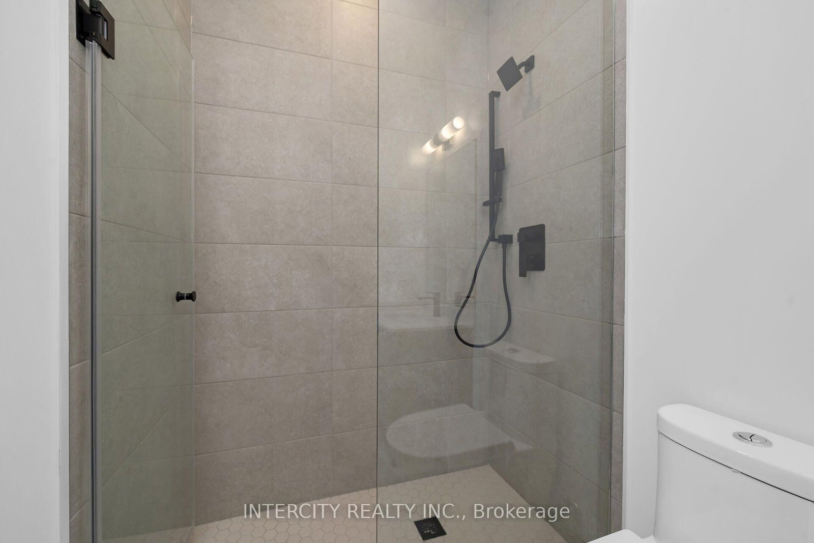 2075 King Road • #105 • King, ON photo 24
