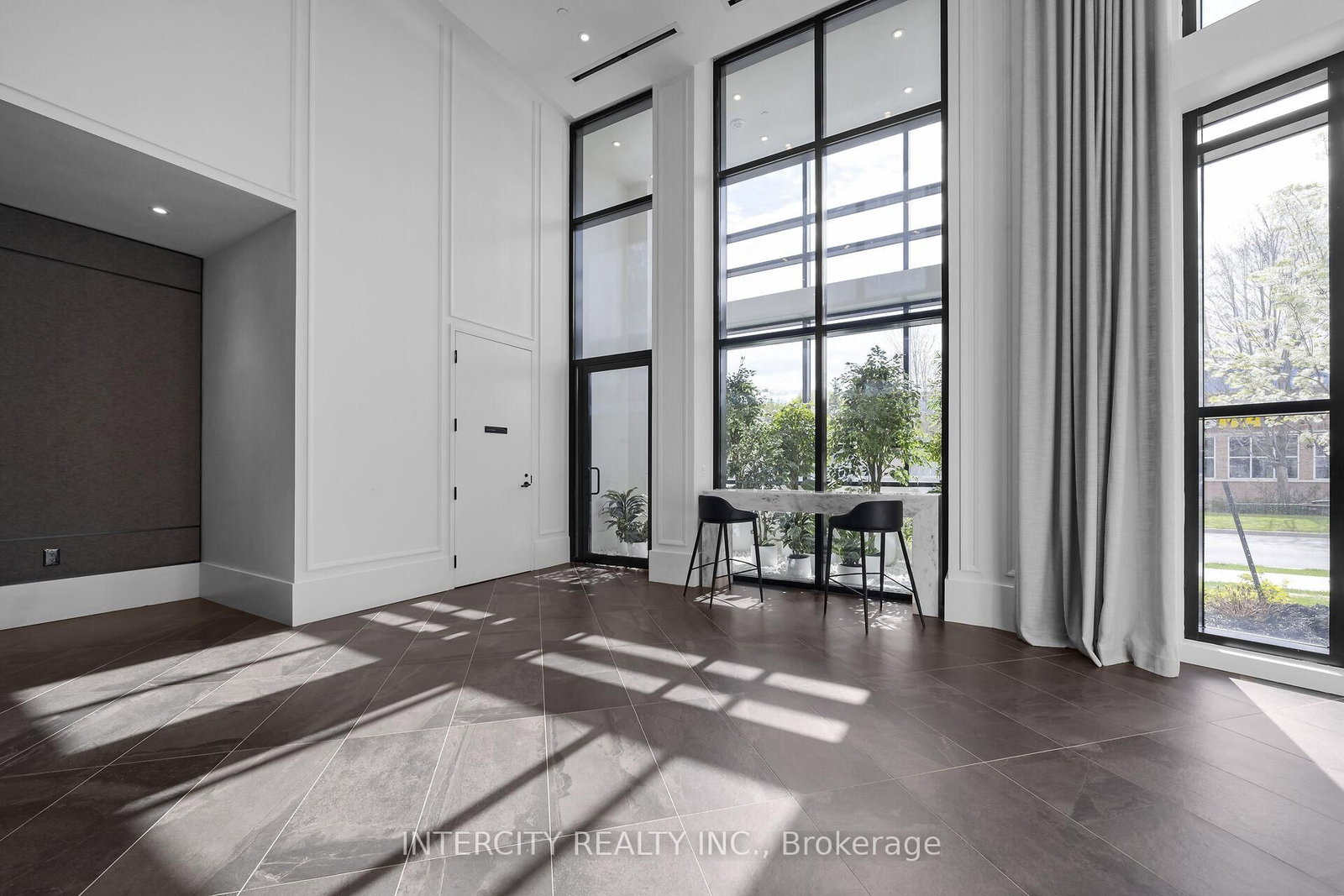 2075 King Road • #105 • King, ON photo 5