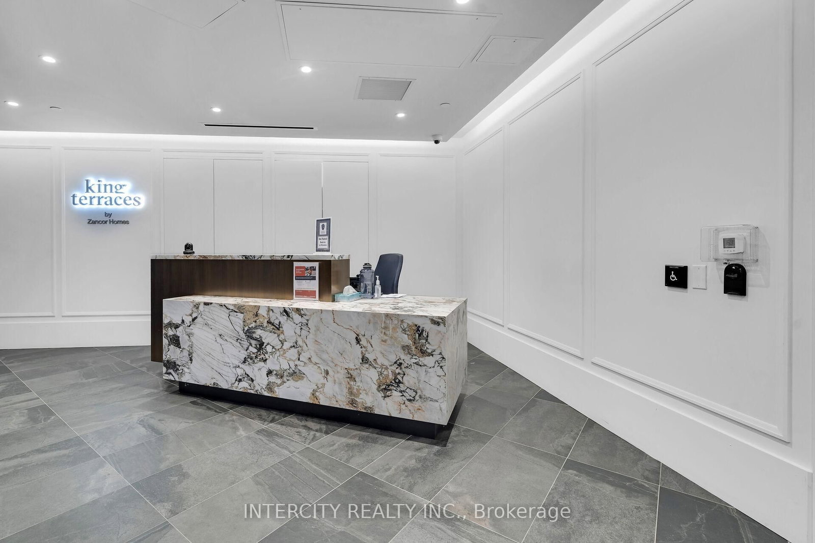 2075 King Road • #105 • King, ON photo 6