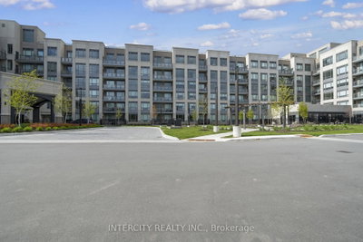 Condominium Apartment in King City