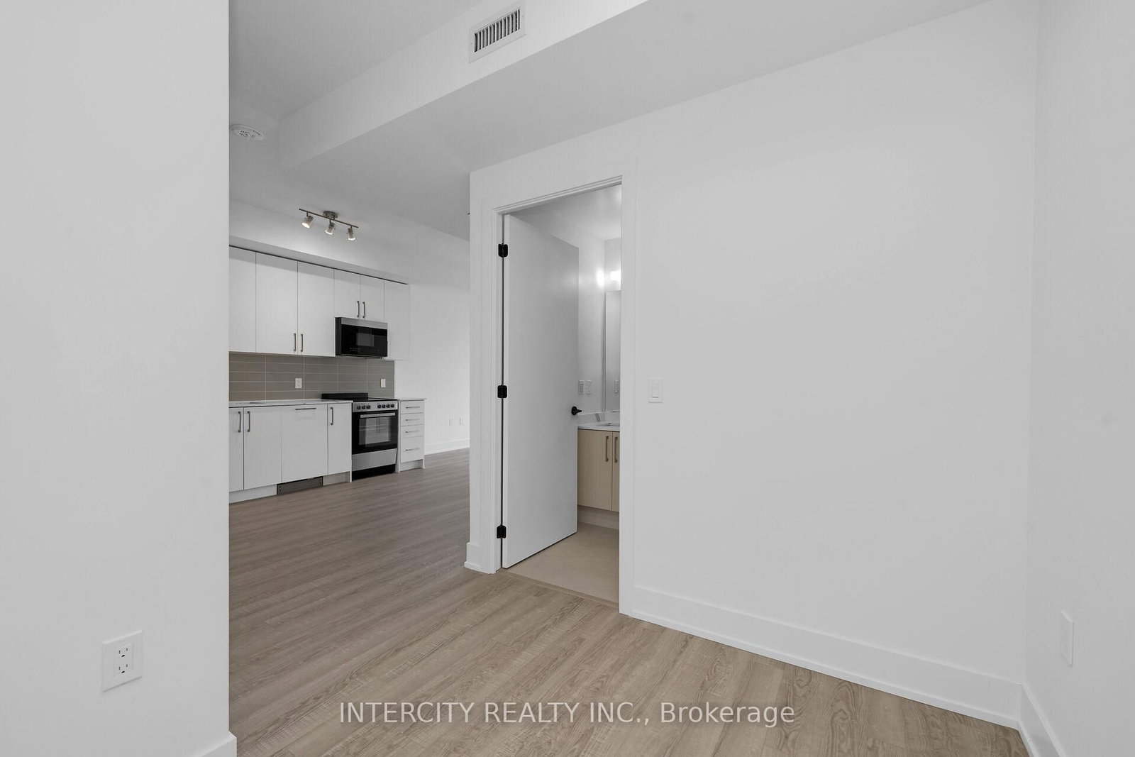 2075 King Road • #227 • King, ON photo 12