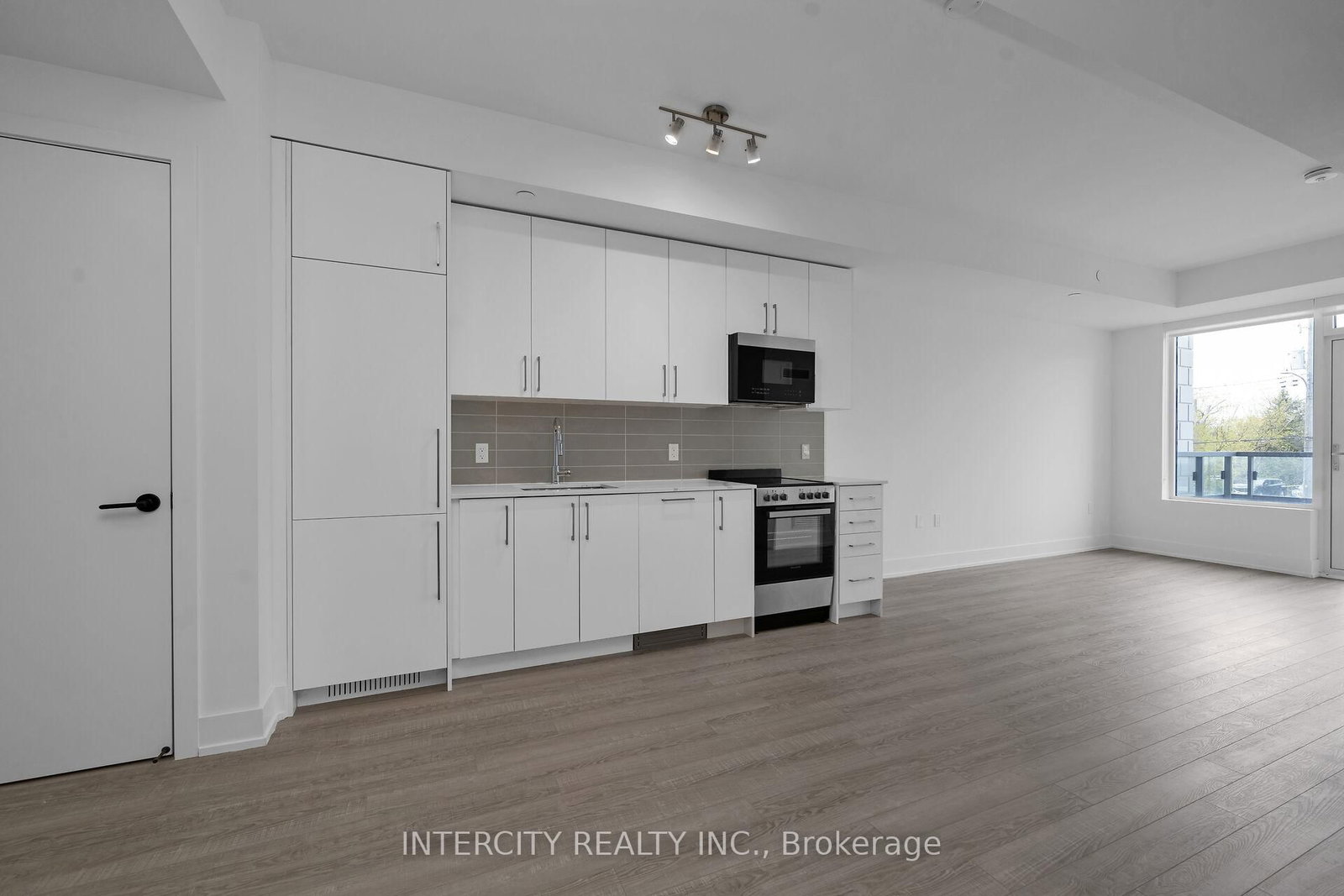 2075 King Road • #227 • King, ON photo 14