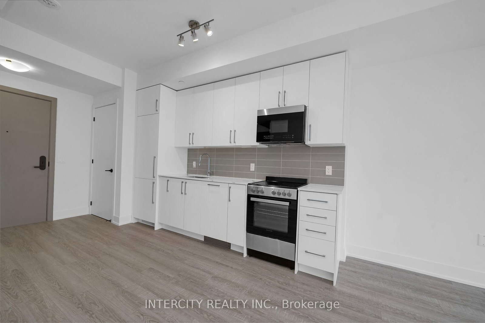 2075 King Road • #227 • King, ON photo 16