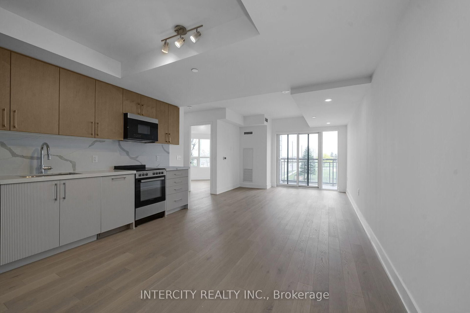 2075 King Road • #240 • King, ON photo 10
