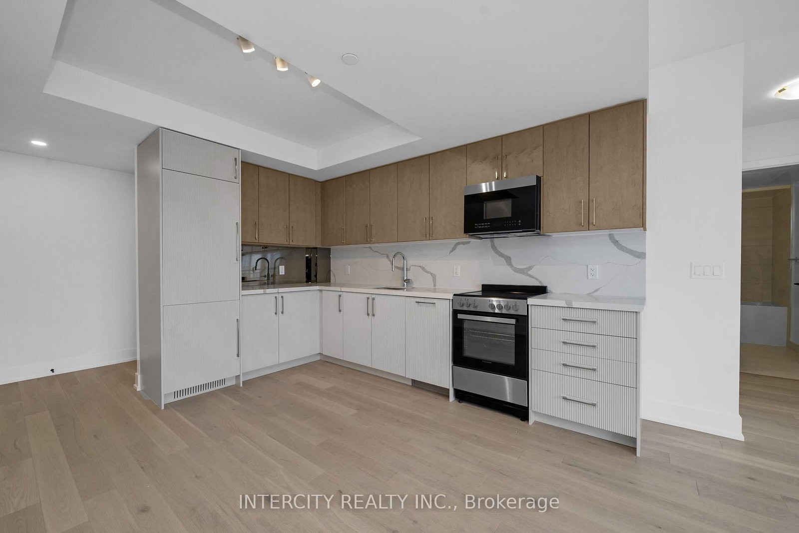 2075 King Road • #240 • King, ON photo 12