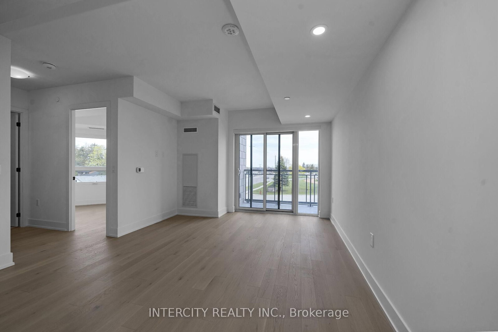 2075 King Road • #240 • King, ON photo 14