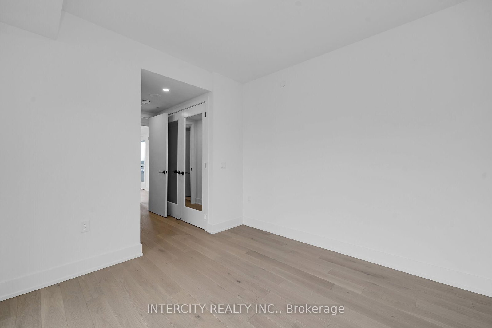 2075 King Road • #240 • King, ON photo 19