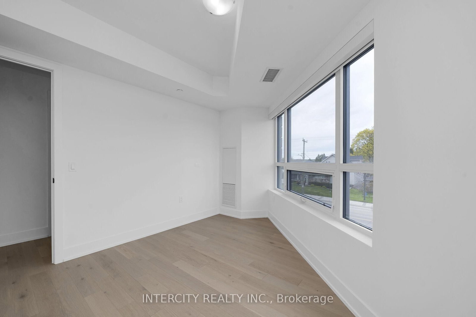 2075 King Road • #240 • King, ON photo 24