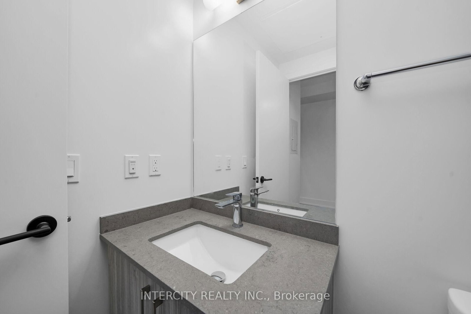 2075 King Road • #215 • King, ON photo 22