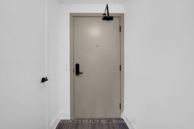 2075 King Road • #215 • King, ON photo 9