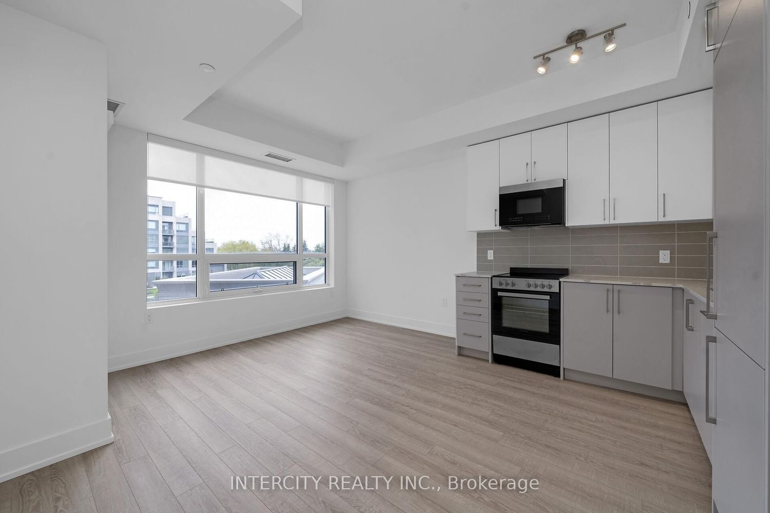 2075 King Road • #312 • King, ON photo 13