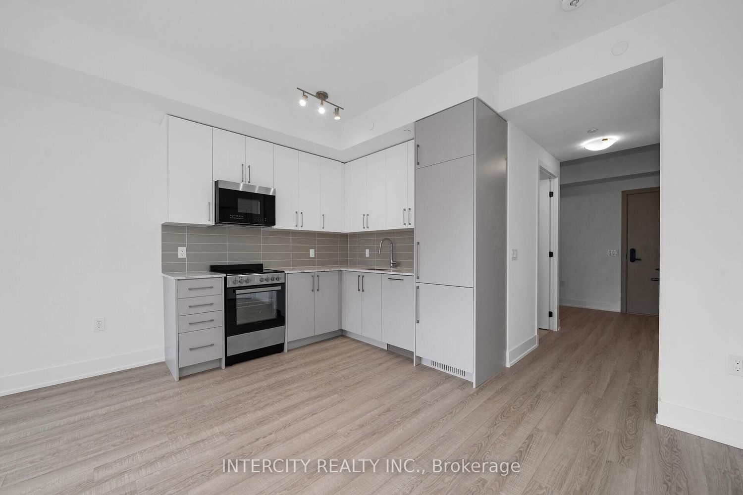 2075 King Road • #312 • King, ON photo 15