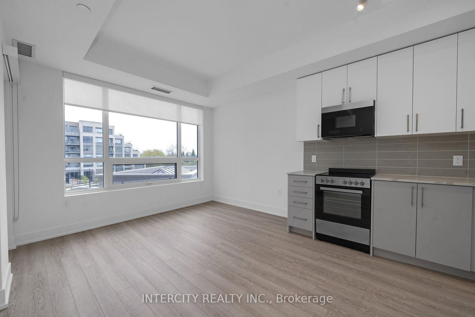 2075 King Road • #312 • King, ON photo 16