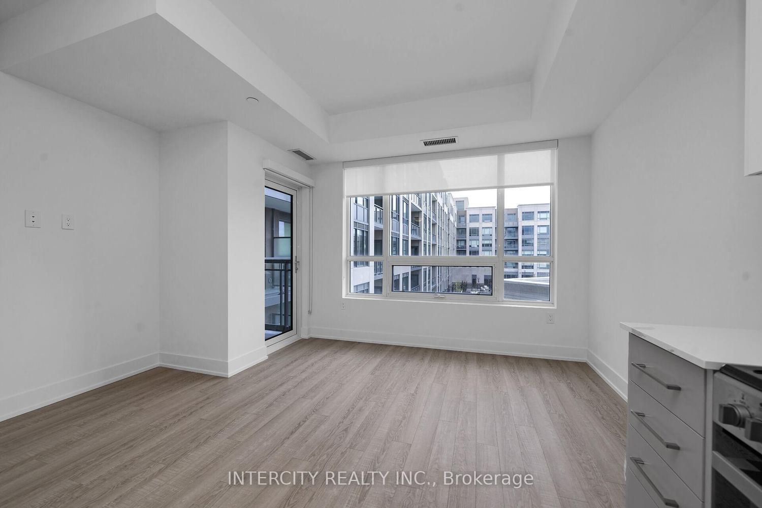 2075 King Road • #312 • King, ON photo 17