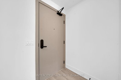 2075 King Road • #312 • King, ON photo 9