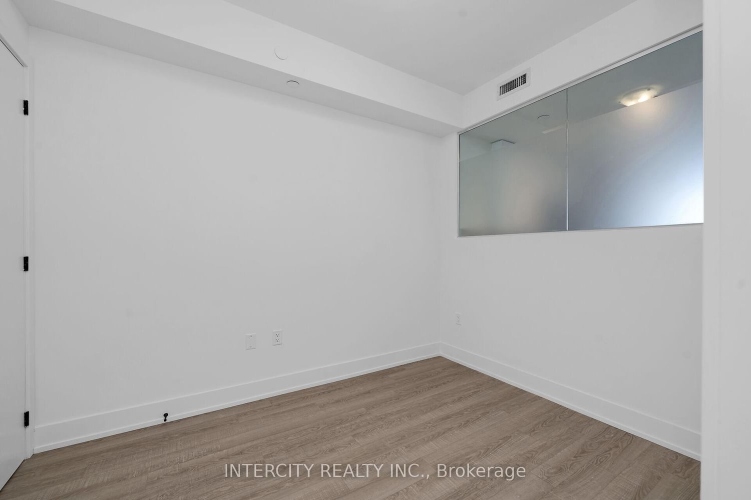 2075 King Road • #326 • King, ON photo 10