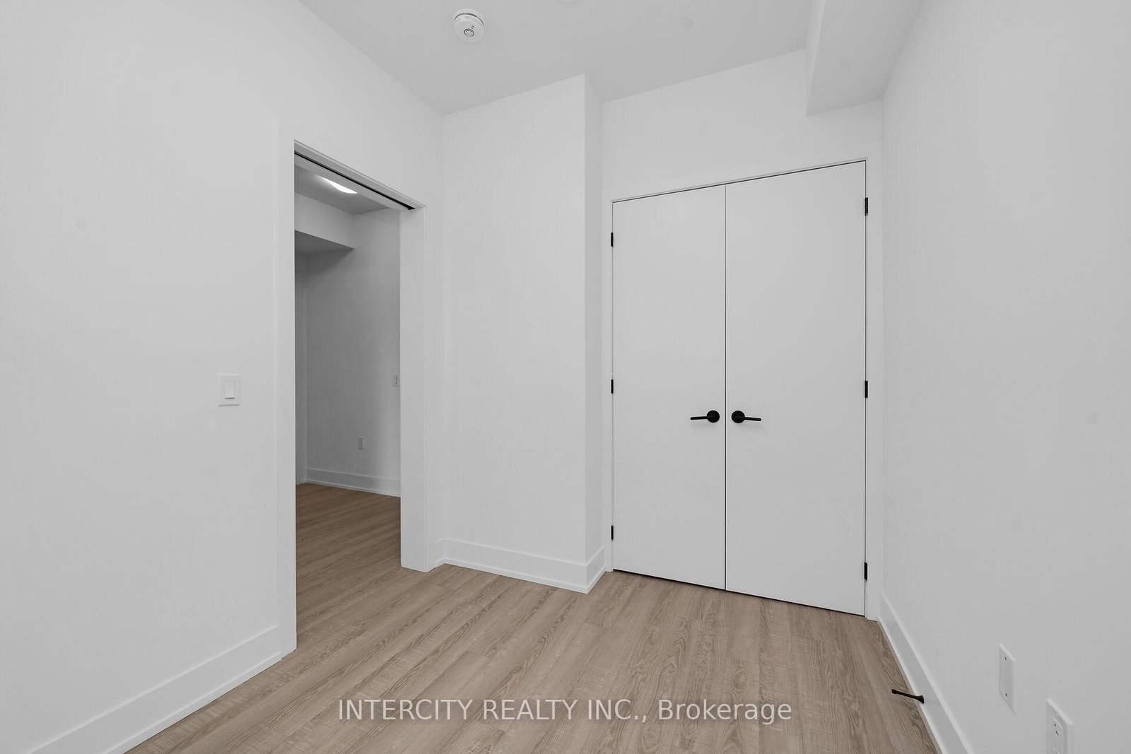 2075 King Road • #326 • King, ON photo 12