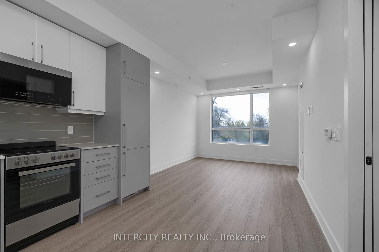 2075 King Road • #326 • King, ON photo 13