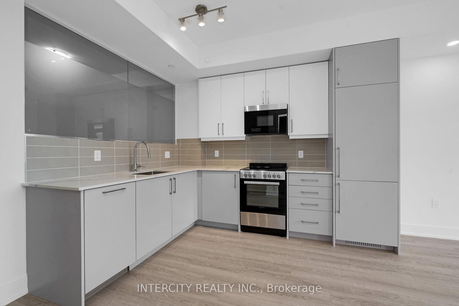 2075 King Road • #326 • King, ON photo 14