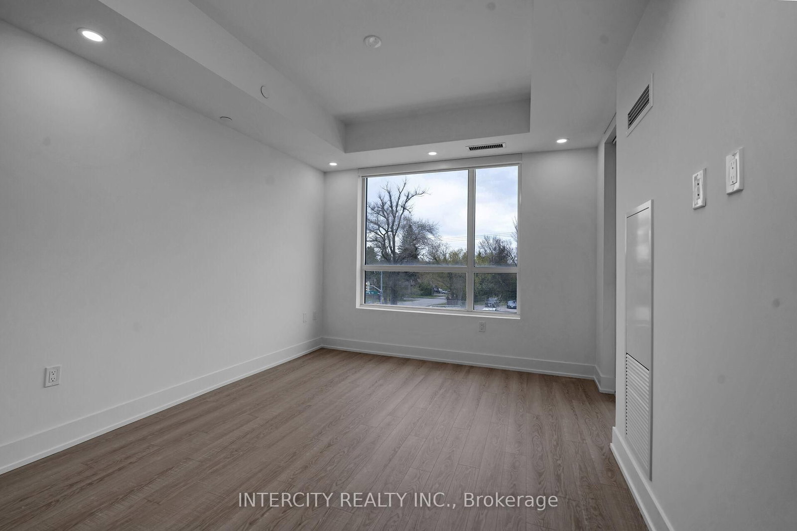 2075 King Road • #326 • King, ON photo 17