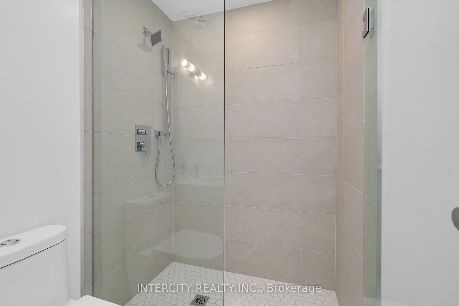2075 King Road • #326 • King, ON photo 27
