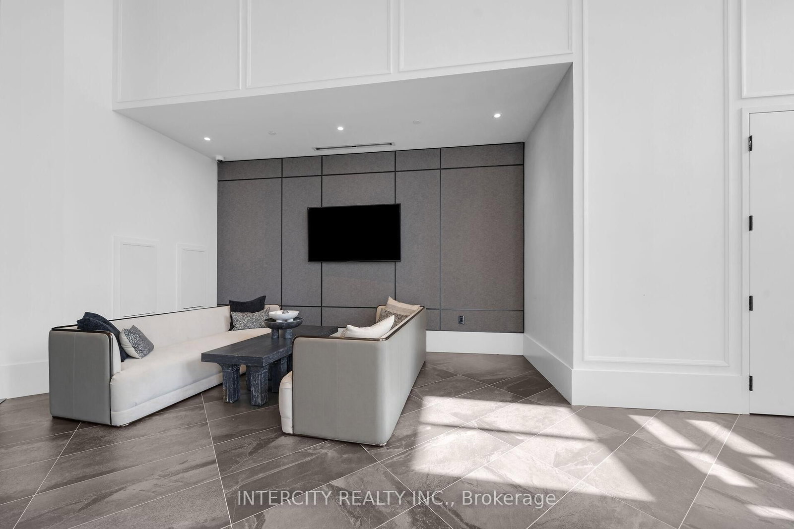 2075 King Road • #431 • King, ON photo 6