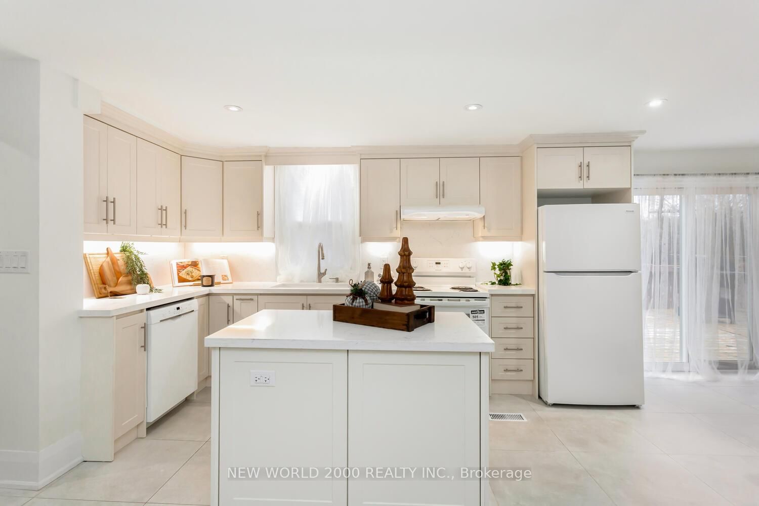 8071 Kipling Ave, Vaughan, view 15