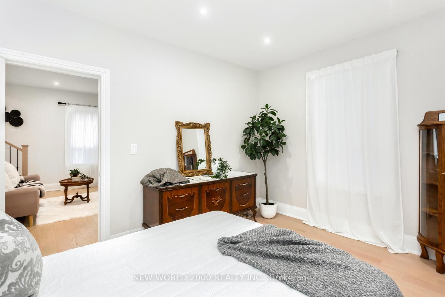 8071 Kipling Ave, Vaughan, view 22