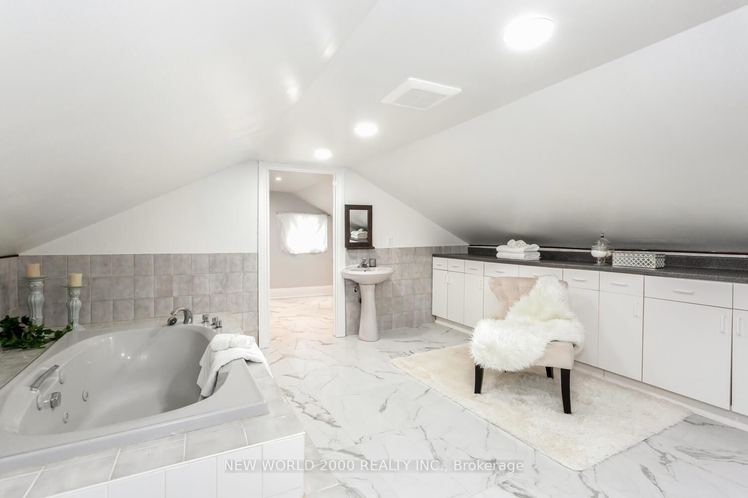8071 Kipling Ave, Vaughan, view 33