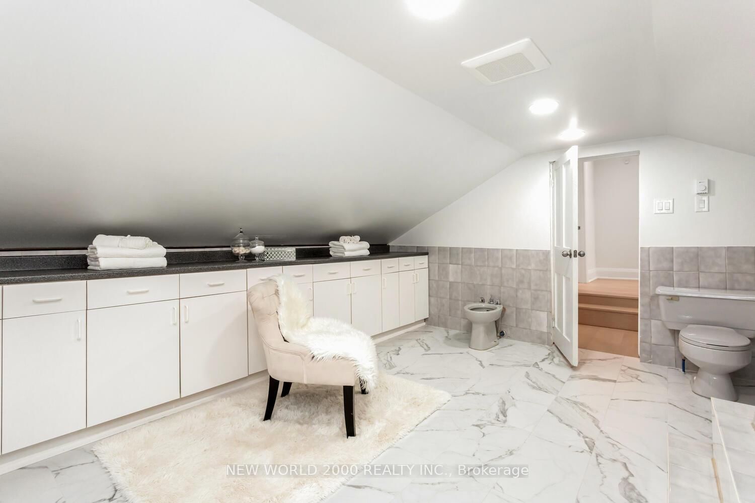 8071 Kipling Ave, Vaughan, view 36