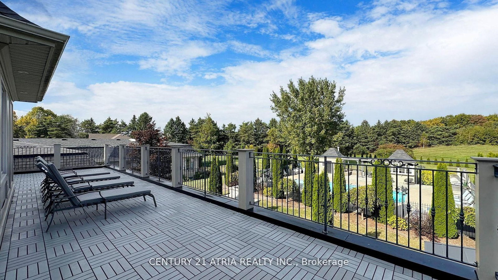 111 Lake Woods Drive • Whitchurch-Stouffville, ON photo 37