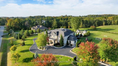 111 Lake Woods Drive • Whitchurch-Stouffville, ON photo 4